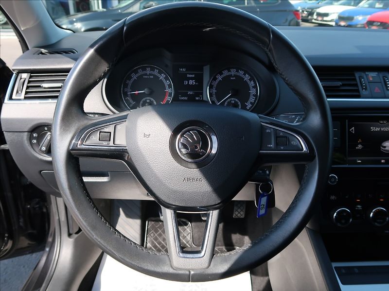 Škoda Octavia 1,6 TDi,85kW,1majČR,tempomat - fotka 15 z 24