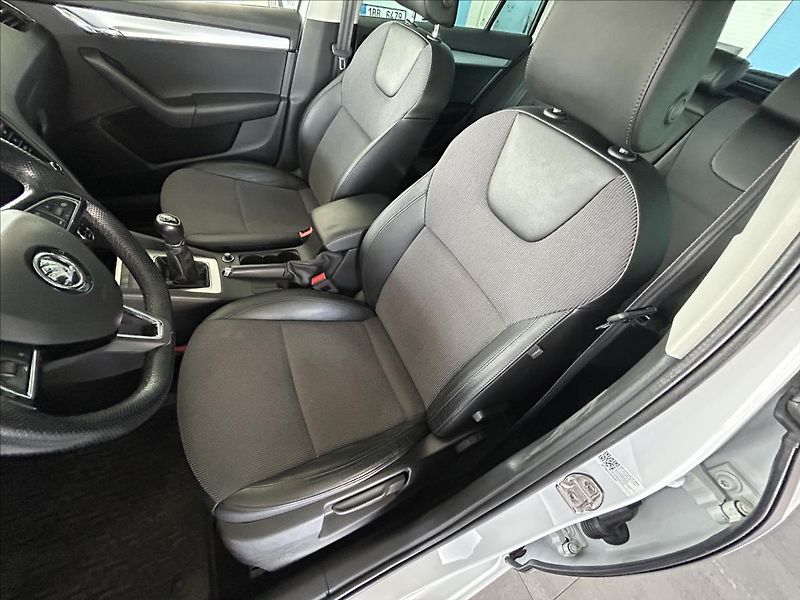 Škoda Octavia 1,0   TSI 85kW,TAŽNÉ,NAVIGACE - fotka 23 z 27
