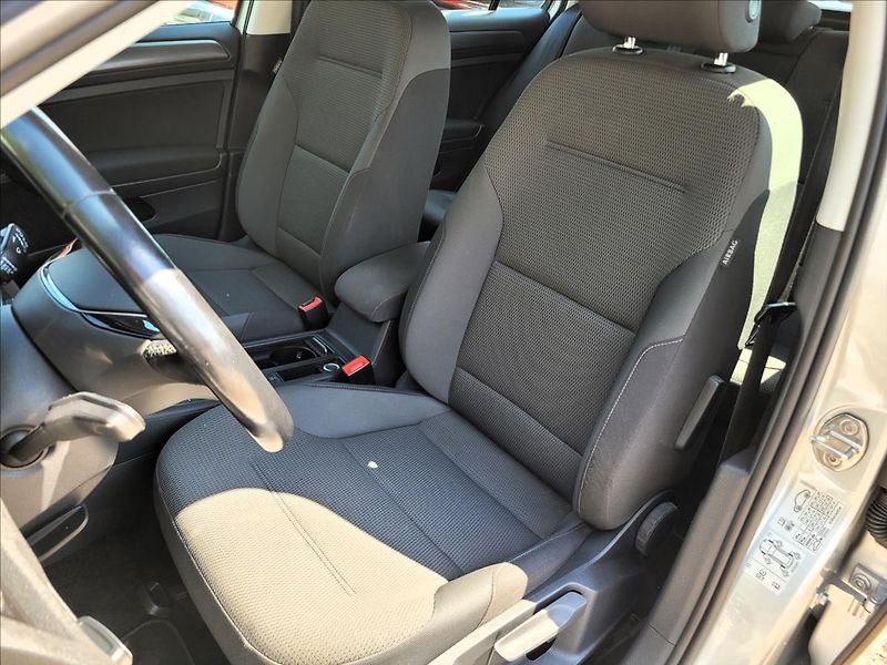 Volkswagen Golf 1,0 TSI,navi,digiklima,acc,alu - fotka 8 z 50