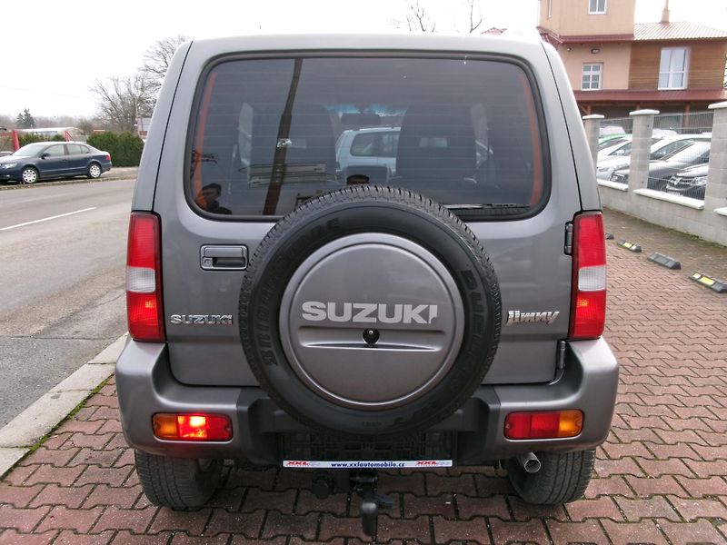 Suzuki Jimny (2006) 1,3i KLIMA ALU VÝHŘEV TAŽNÉ - fotka 8 z 34