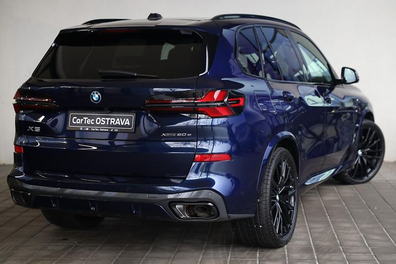 BMW X5 xDrive50e - fotka 3 z 18