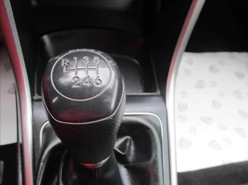 Hyundai i30 1,6 i 16v, klima,s.kn. Zamluve - fotka 17 z 34