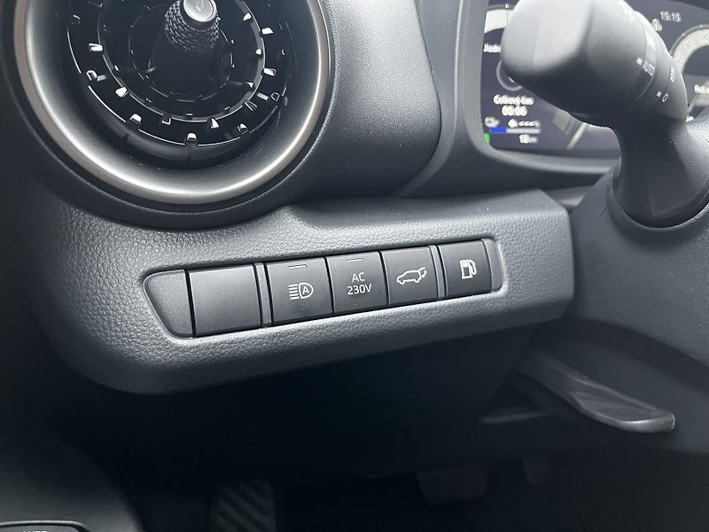 Toyota C-HR 2.0 Plug-in Hybrid ODBĚR IHNED - fotka 25 z 29