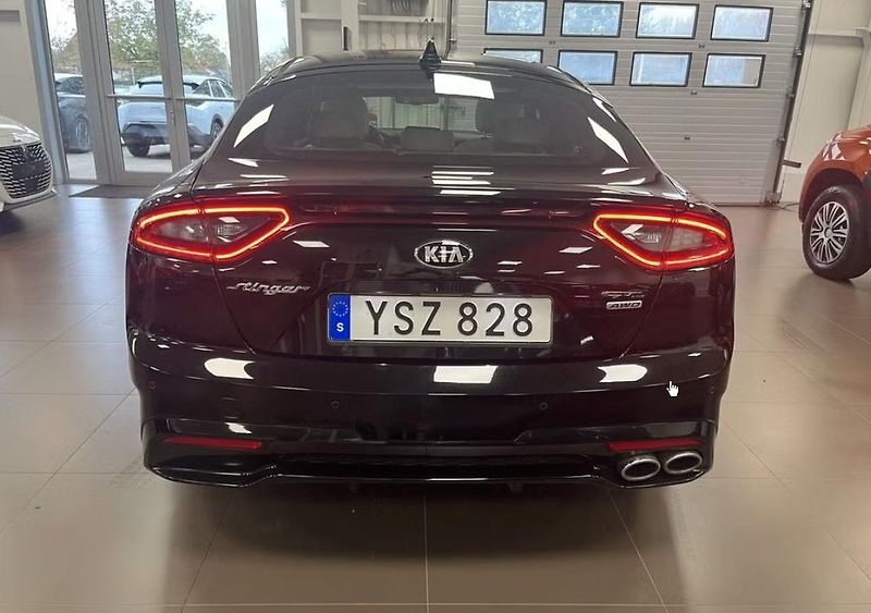 Kia Stinger 2.2 CRDI AWD GT Bílý in. HuD  - fotka 3 z 21