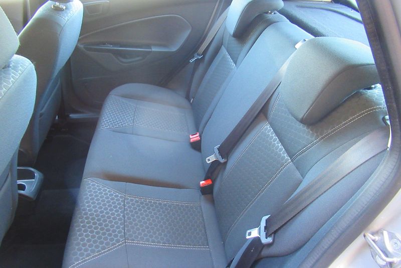 Ford Fiesta 1.2i KLIMA  SADA ALU KOL - fotka 15 z 20