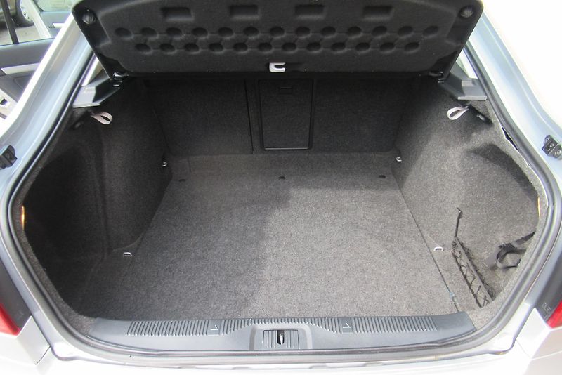 Škoda Octavia 1.2 TSi AUT.KLIMA VYHŘ.SEDAČKY - fotka 18 z 20