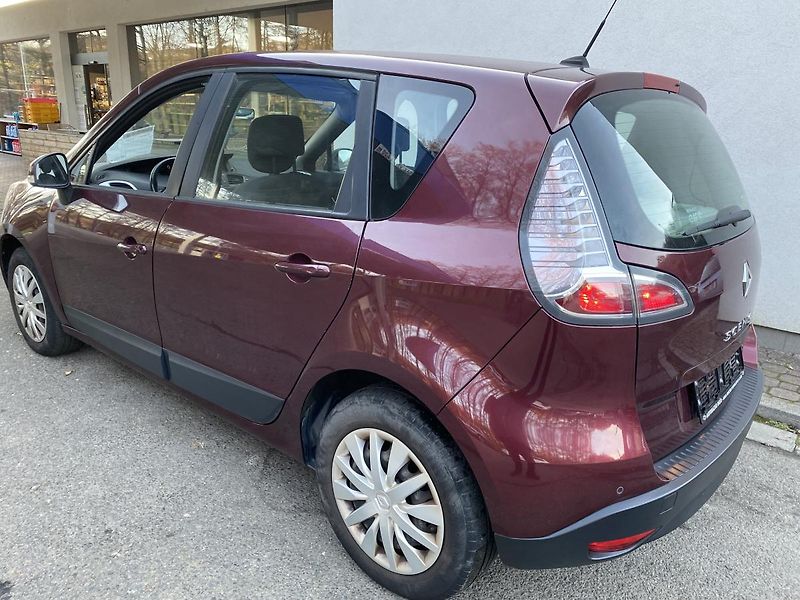 Renault Scénic (2013) 1.5 dci Expression pěkný - fotka 6 z 23