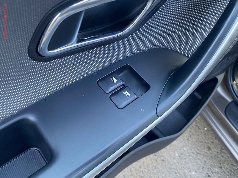 Kia Ceed (2013) 1.6 GDi, AC, TZ - fotka 13 z 16