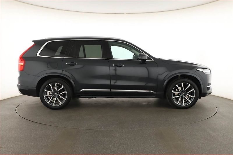 Volvo XC90 (2018) D5 AWD - fotka 6 z 21