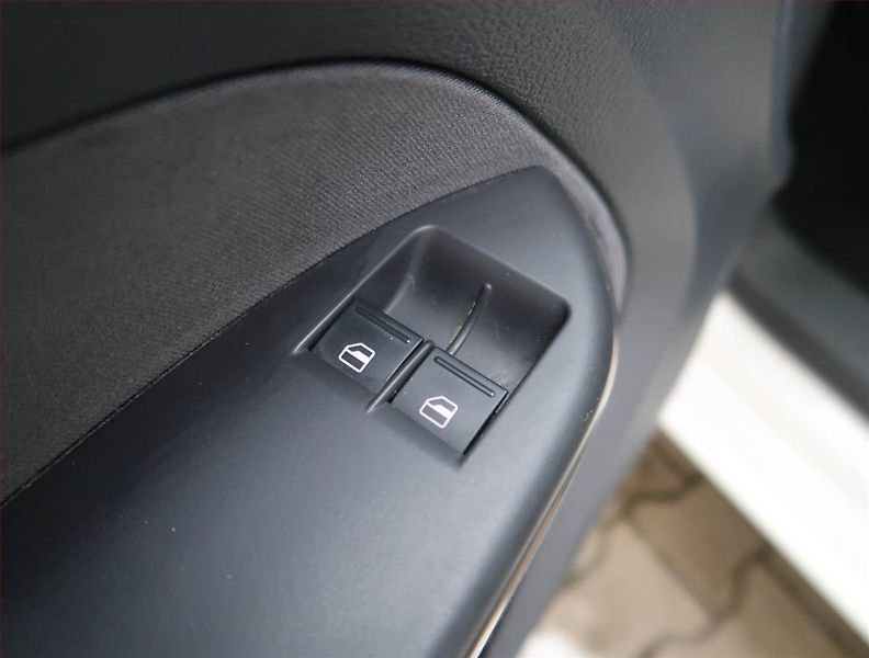 Volkswagen Caddy (2014) Soccer 1.6 TDI, 5Míst, 1Maj - fotka 15 z 18