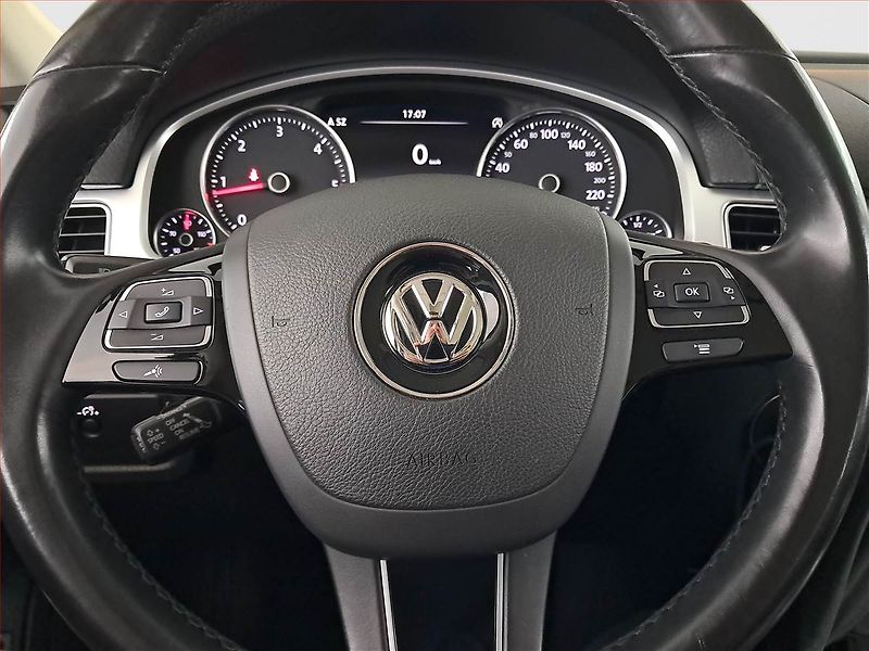 Volkswagen Touareg (2014) 3.0 TDI, 4X4, Automat - fotka 23 z 25