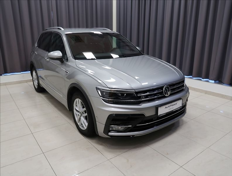 Volkswagen Tiguan 2,0 TDI DSG 4MOTION R-LINE - fotka 4 z 55