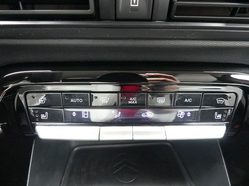 Citroën C3 Aircross (2026) MAX Hybrid 145k Automat 7 míst - fotka 18 z 25