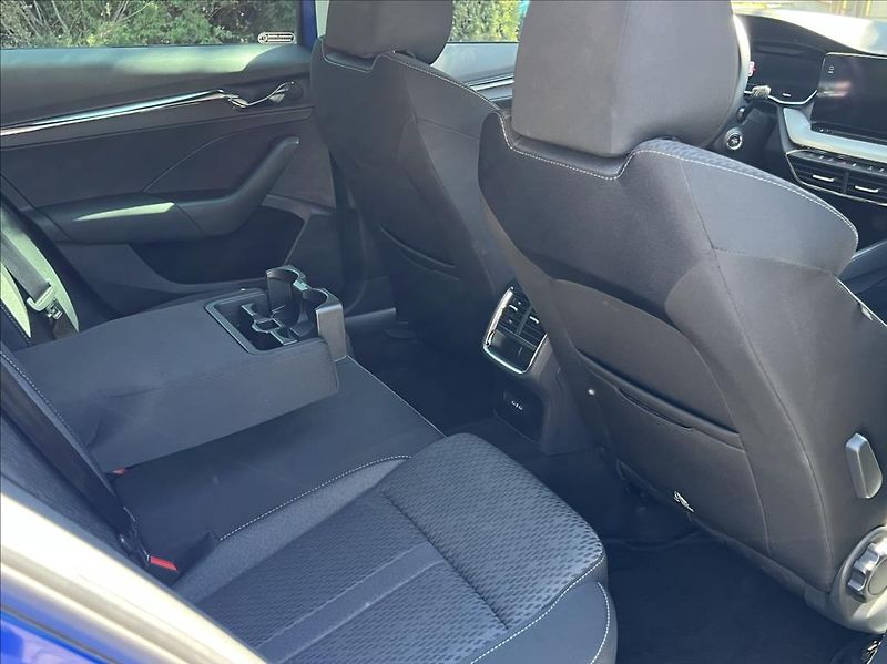 Škoda Octavia 2,0 TDI 110kW Style webasto - fotka 17 z 31