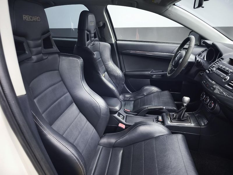 Mitsubishi Lancer (2011) EVO X - fotka 22 z 34