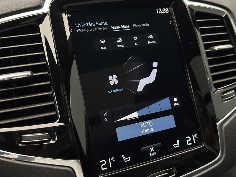 Volvo XC90 B5 AWD R-DESIGN AUT - fotka 47 z 53