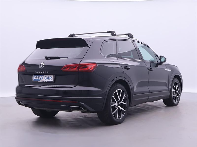 Volkswagen Touareg 3,0 R-Line Tiptronic CZ DPH - fotka 7 z 31