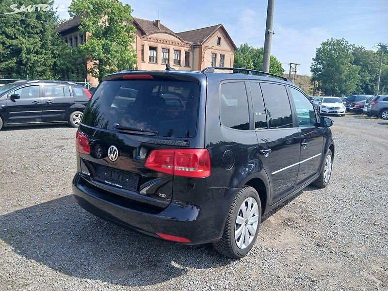 Volkswagen Touran (2012) 1.4 TSI, 7 míst - fotka 9 z 34