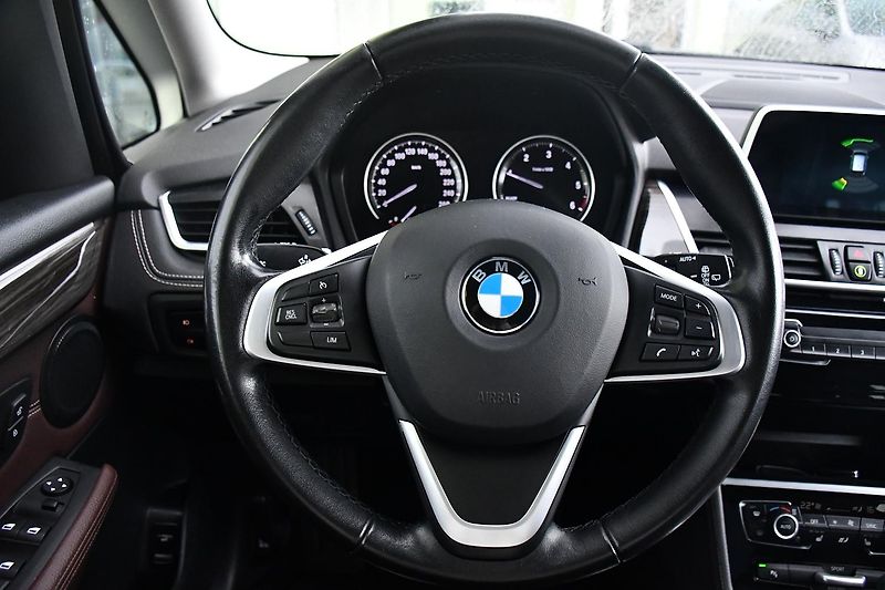 BMW Řada 2 216D GRAN TOURER 7MÍST 1.M ČR - fotka 22 z 38