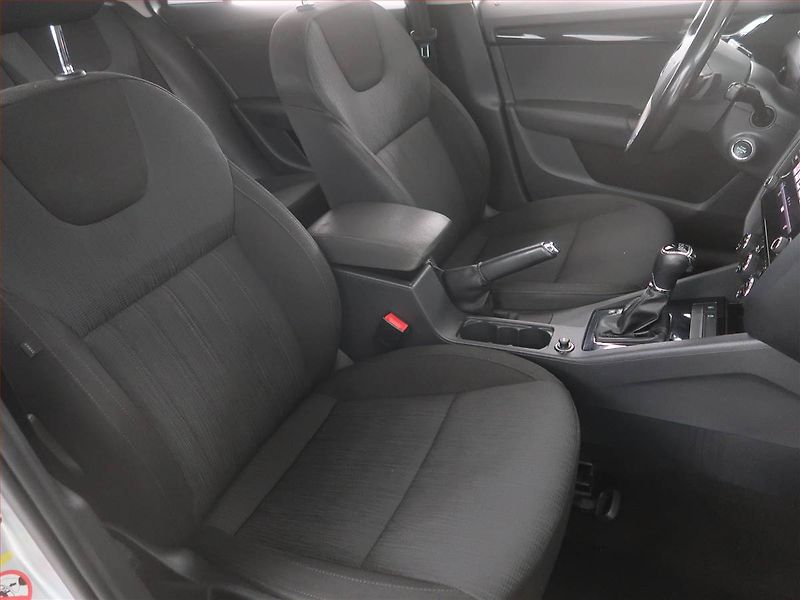 Škoda Octavia (2018) 1.6 TDI, Automat, Navi - fotka 9 z 20