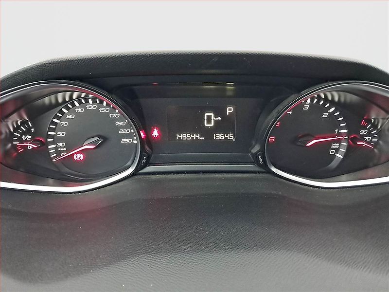 Peugeot 308 (2019) 1.5 BlueHDi, Automat - fotka 11 z 18