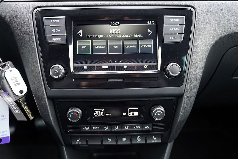 Škoda Rapid 1.0 TSI  Style, manuál, ČR - fotka 34 z 39