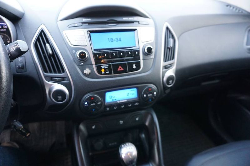 Hyundai ix35 (2013) IX 35 2,0 4WD - fotka 24 z 27