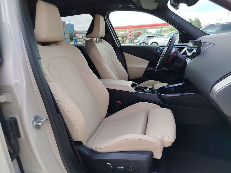 BMW X3 M50 xDrive - fotka 19 z 38