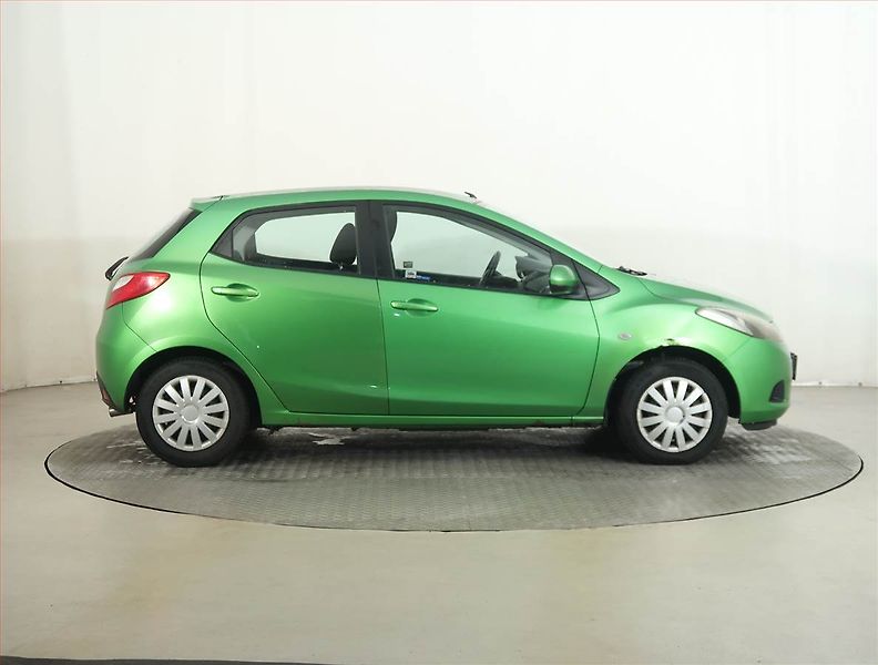 Mazda 2 (2008) 1.3 i, Klima, zamluveno - fotka 6 z 13