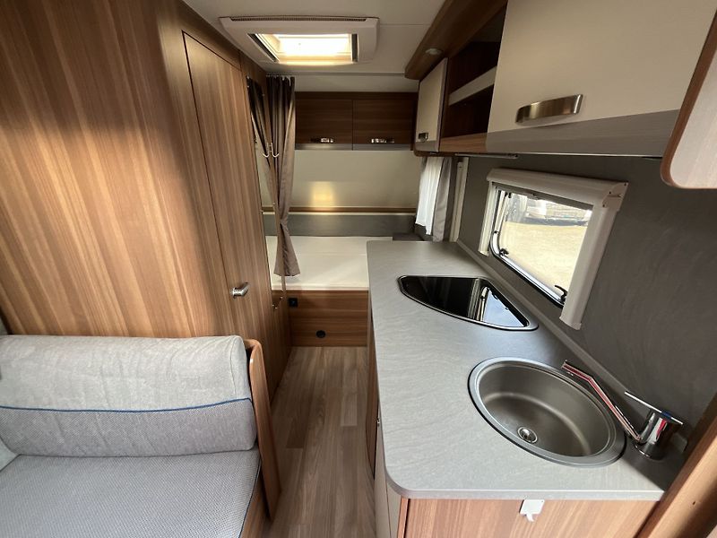 Weinsberg (2019) CaraOne 420 QD - fotka 12 z 21