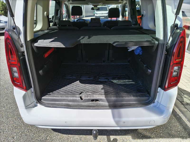 Opel Combo 1,5 CDTi Elegance Plus 96kw - fotka 6 z 17