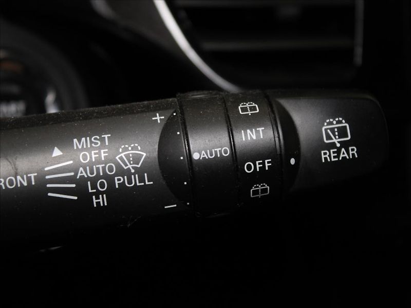 Mitsubishi Outlander 2,3 DI-D 110kW 4x4 7-míst ČR - fotka 17 z 22