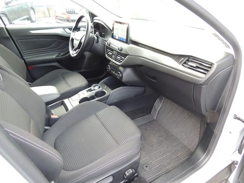 Ford Focus (2022) 1.5TDCi,88kw,Titanium,automat - fotka 41 z 62