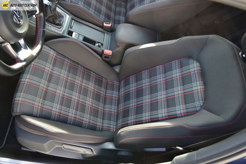 Volkswagen Golf VII    2.0TSI -162KW   GTI - fotka 19 z 39
