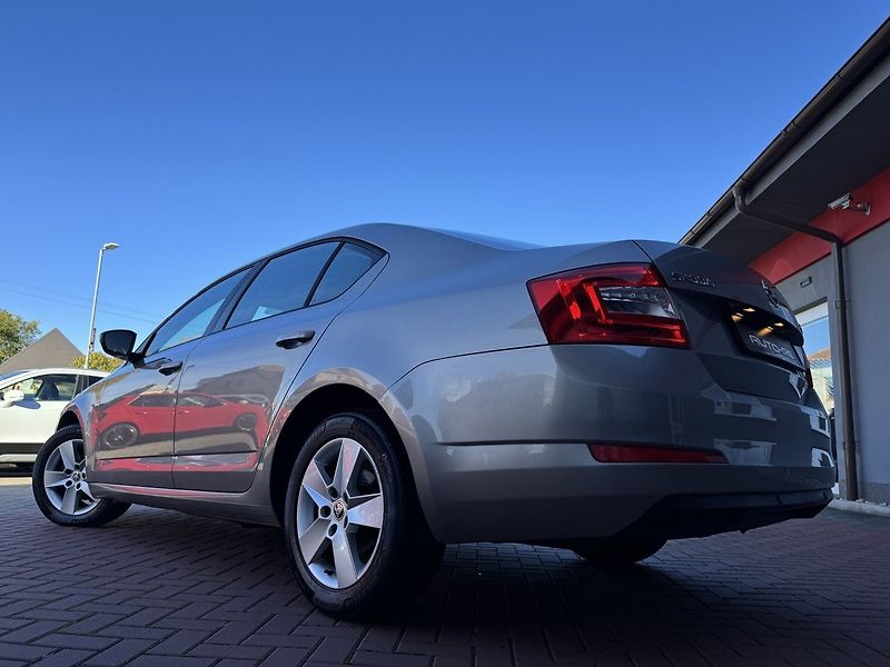Škoda Octavia (2013) 2.0TDi  Klima Tempomat BT - fotka 44 z 45