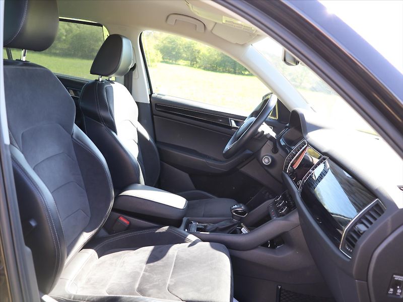 Škoda Kodiaq 2,0 TDI 140kW 4x4 DSG CZ Style - fotka 14 z 41