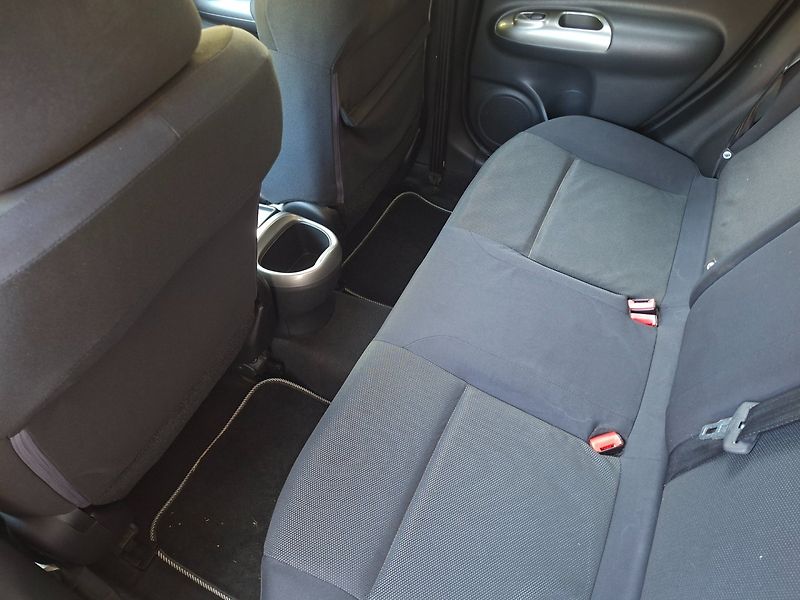 Nissan Juke (2012) 1.6i 86kW MAN -PARK.SENZORY - fotka 22 z 31