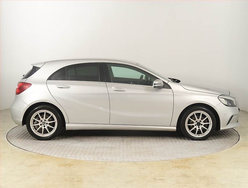 Mercedes-Benz Třídy A (2017) Classic A 180 d, Automat, Kůže - fotka 6 z 18