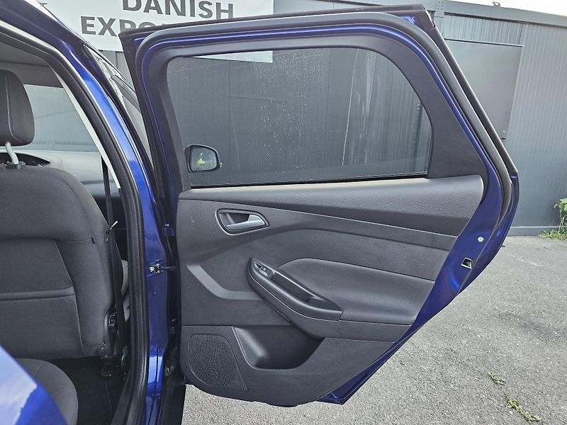 Ford Focus 1.0 92kW,VÝHŘEV,2xKOLA,SERVIS - fotka 38 z 64