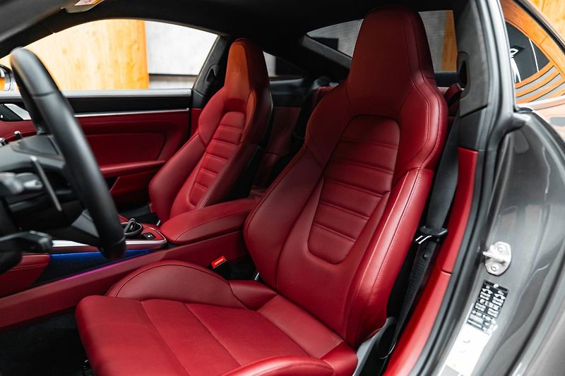 Porsche 911 Turbo, BOSE, ACC, VÝFUKY, MATR - fotka 8 z 20