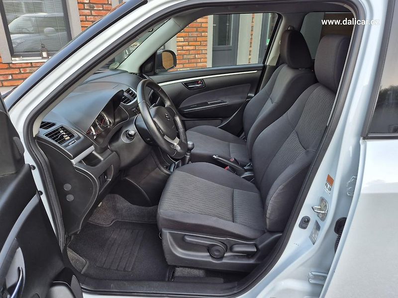 Suzuki Swift (2011) 1.2i 69KW 4x4 klima - fotka 31 z 52
