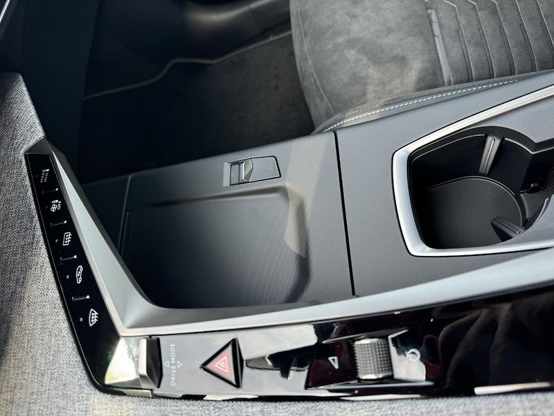 Peugeot 3008 (2024) GT - fotka 18 z 21
