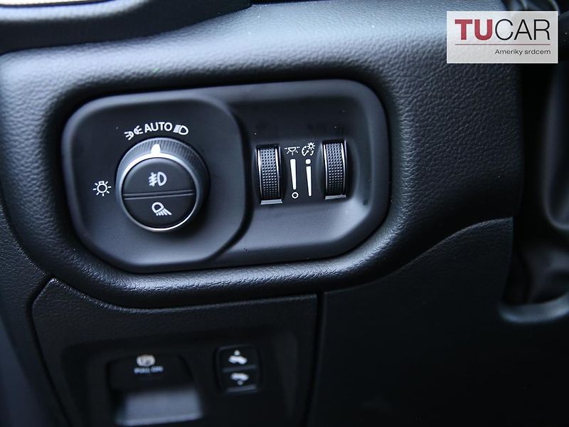Dodge RAM (2026) 1500 Laramie 5.7 V8 HEMI 2026 - fotka 19 z 41