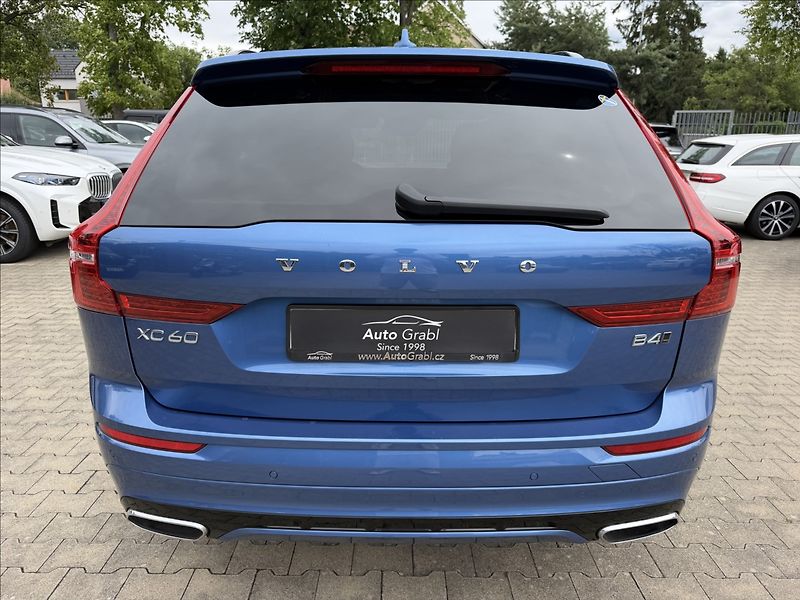 Volvo XC60 B4 2.0d 4X4 R-Design - fotka 6 z 29