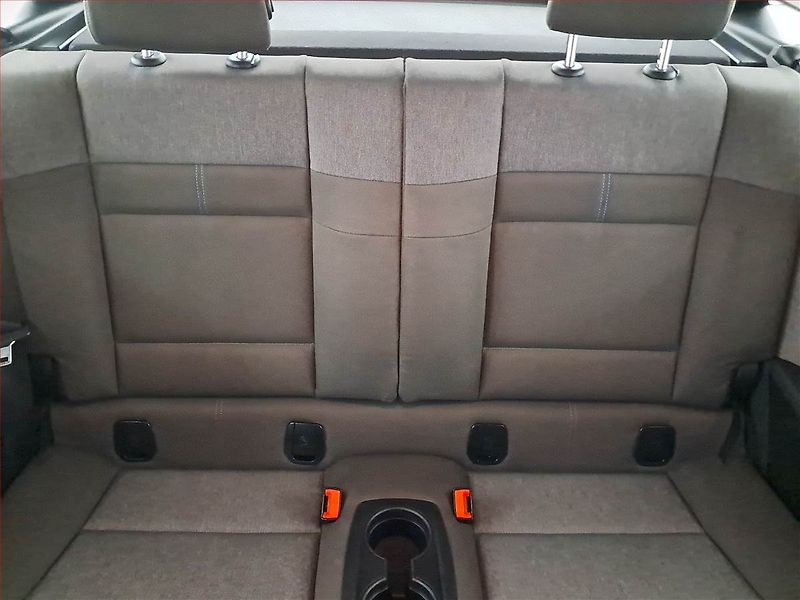 BMW i3 (2014) 60Ah BEV, SoH 79%, Automat - fotka 10 z 16