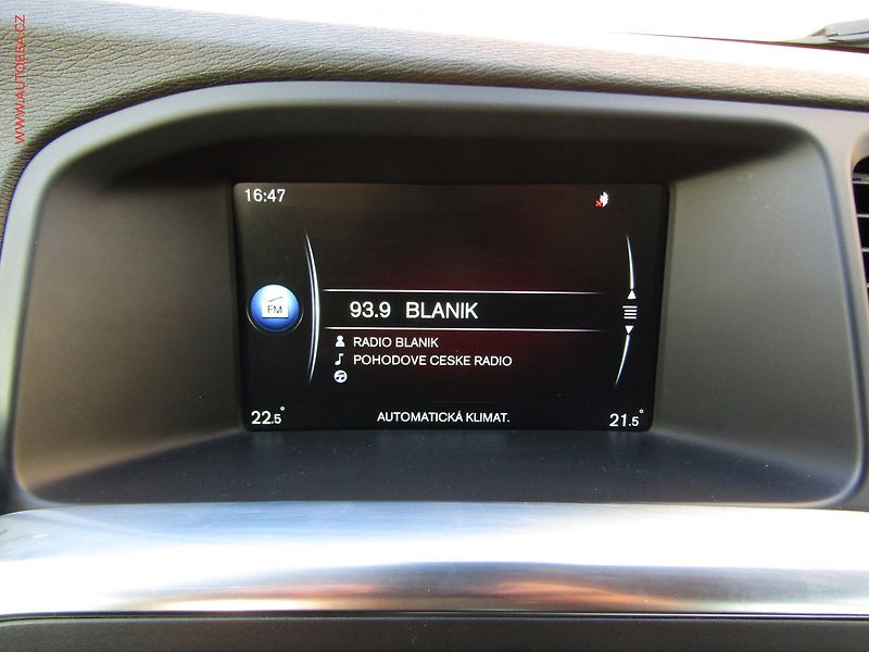 Volvo V60 (2014) 2.0 D, ČR, AC, TZ, park.asist - fotka 17 z 19