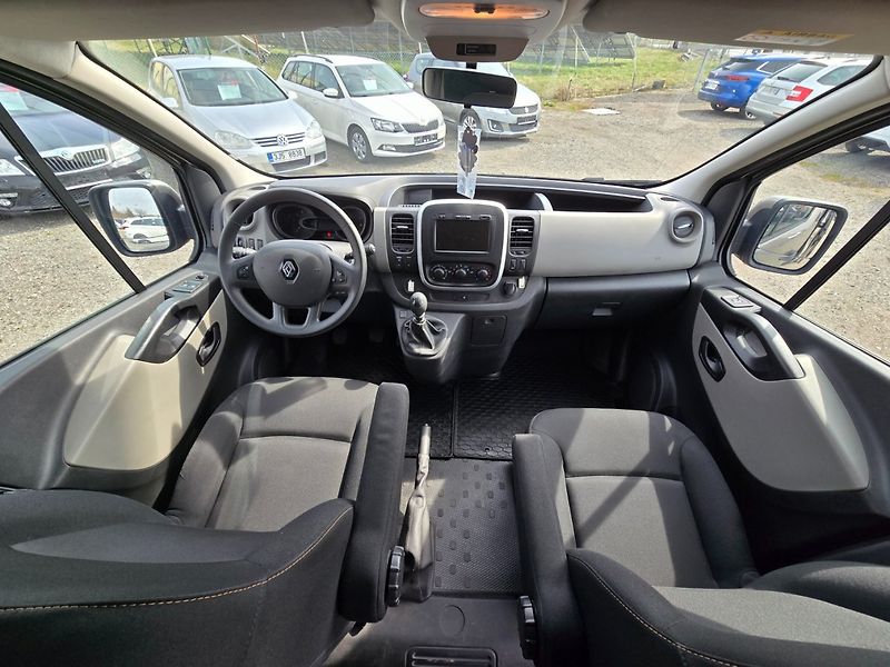 Renault Trafic (2020) 1.6 DCi 8.místn - fotka 12 z 22
