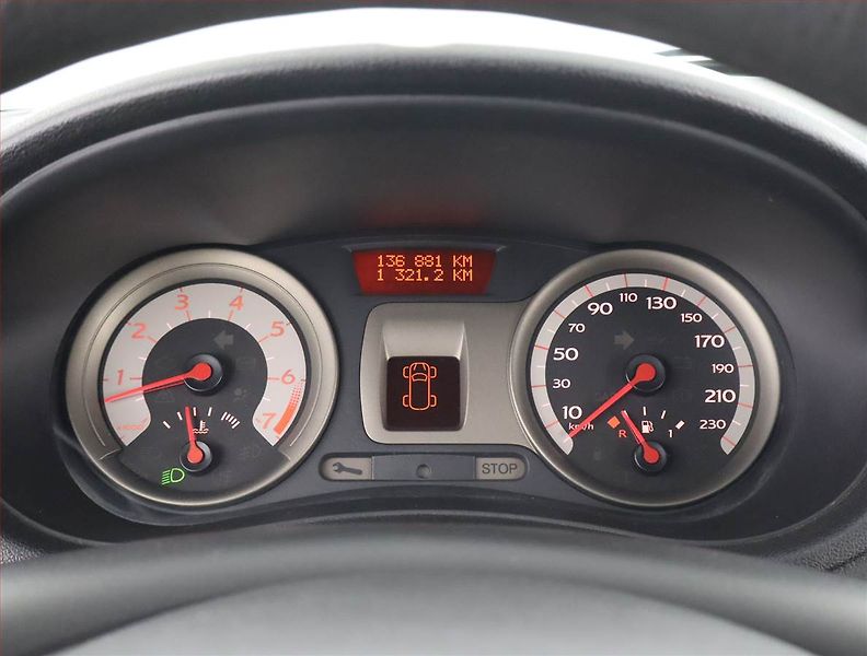 Renault Clio (2008) 1.2 TCe, po STK, jezdí dobře - fotka 8 z 13