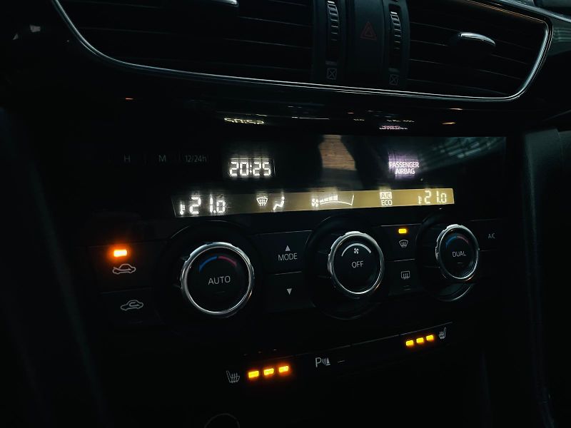 Mazda 6 2.0i 1.MAJITEL VÝHŘEV SENZORY - fotka 38 z 49