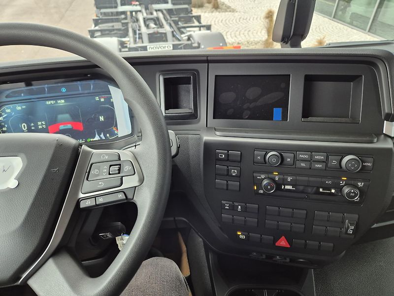 MAN TGM 26.320 VALNÍK S RUKOU HIAB 158 - fotka 13 z 14